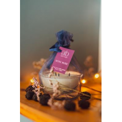 bougie artisanale parfumée à la mure et musc