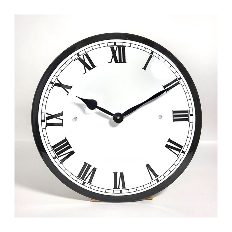 Horloge fond blanc et bord noir - Romain