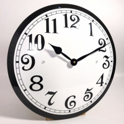 Horloge fond blanc et bord noir