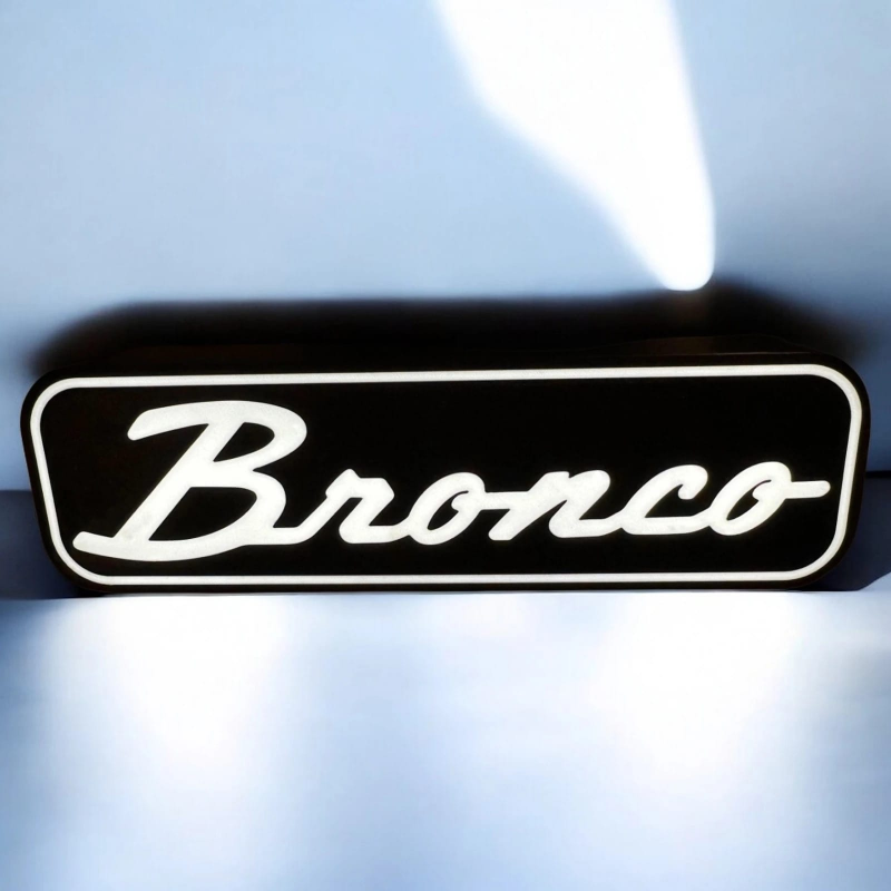 L'esprit aventure en lumière ! Lampe LED 3D Ford Bronco. Déco 4x4